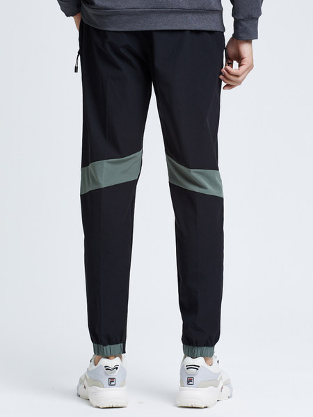 Zsebes férfi nadrág yes színben