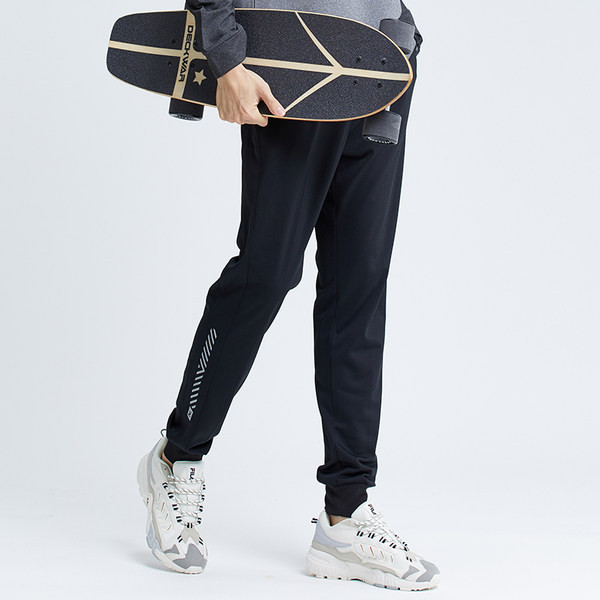 Ανδρικό αθλητικό μαύρο παντελόνι