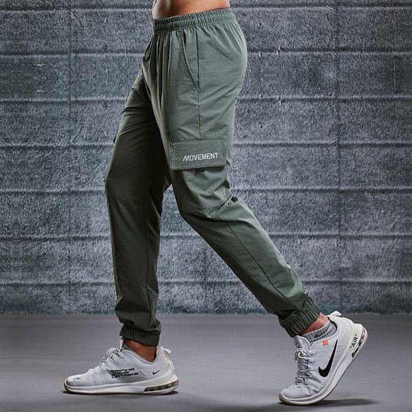 Vyriškos sportinės kelnės su šoninėmis kišenėmis