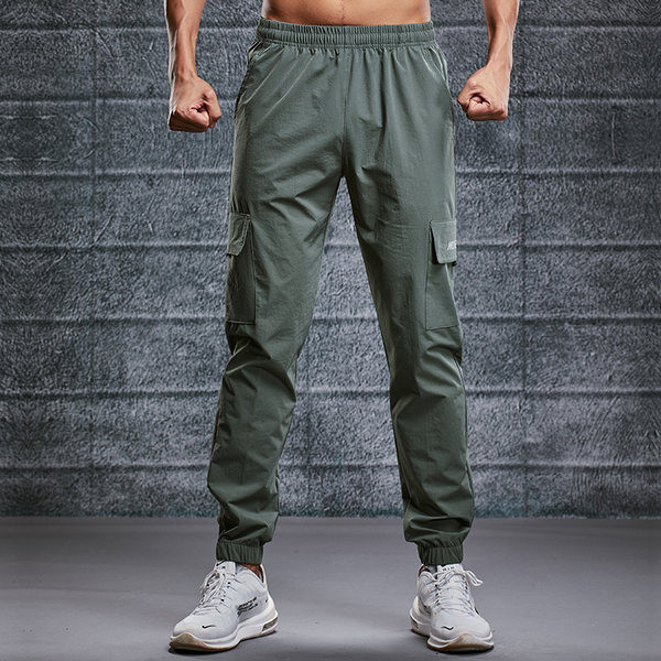 Vyriškos sportinės kelnės su šoninėmis kišenėmis