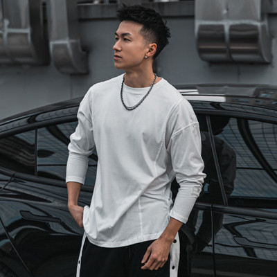 Pavasara-rudens vīriešu sporta blūze ar emblēmu un ovālu kakla izgriezumu