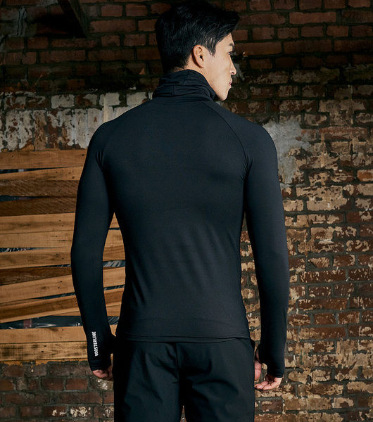 Férfi sportblúz pólógallérral és felirattal