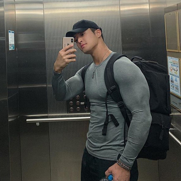 Sportiska vīriešu blūze ar garām piedurknēm