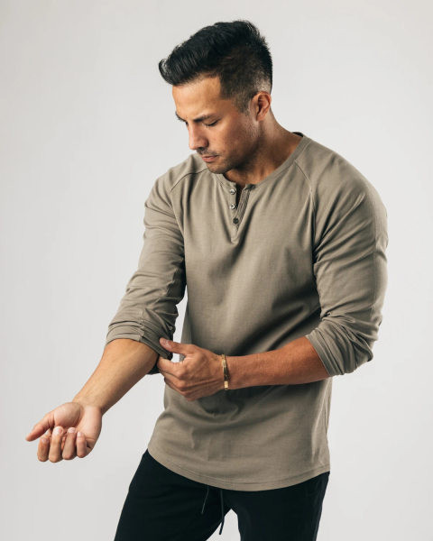 Vīriešu sporta blūze ar garām piedurknēm un pogām