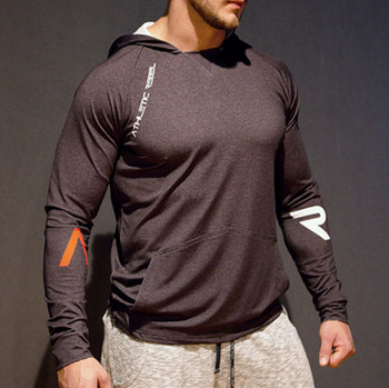 Ανδρικό αθλητικό μοντέλο φούτερ με κουκούλα που στεγνώνει γρήγορα