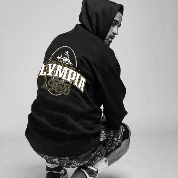 Sportos férfi blúz mintával és kapucnival