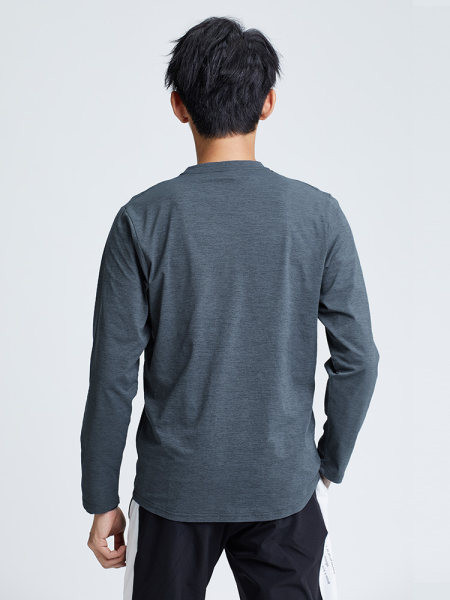 Elastīga vīriešu blūze ar sporta rakstu ar garām piedurknēm