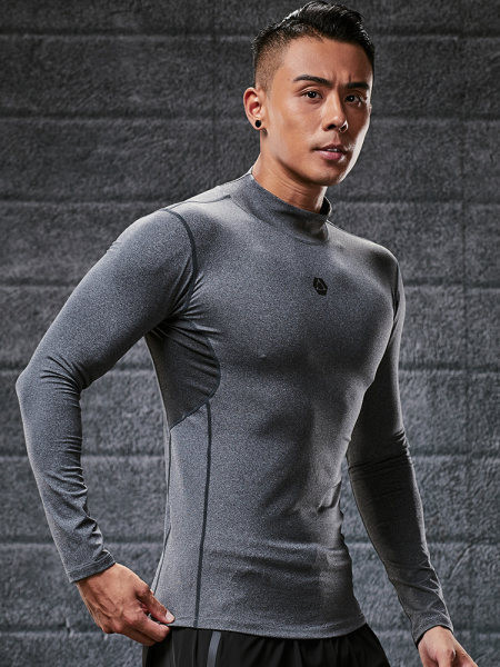 Ανδρική εφαρμοστή μπλούζα κατάλληλη για σπορ
