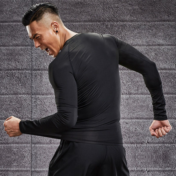 Αθλητική ανδρική μπλούζα με μακριά μανίκια και ζεστή φόδρα