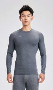 Ανδρική μονόχρωμη αθλητική μπλούζα