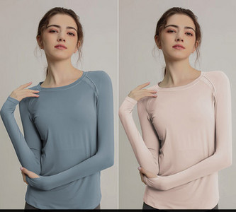 Sieviešu sporta blūze ar garām piedurknēm