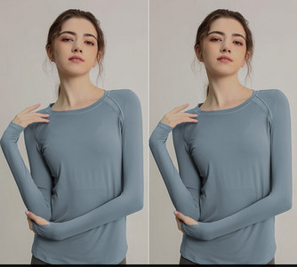 Sieviešu sporta blūze ar garām piedurknēm
