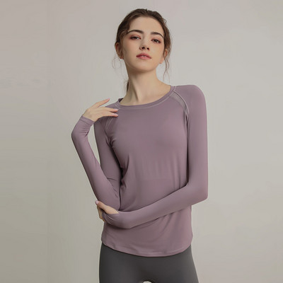 Sieviešu sporta blūze ar garām piedurknēm