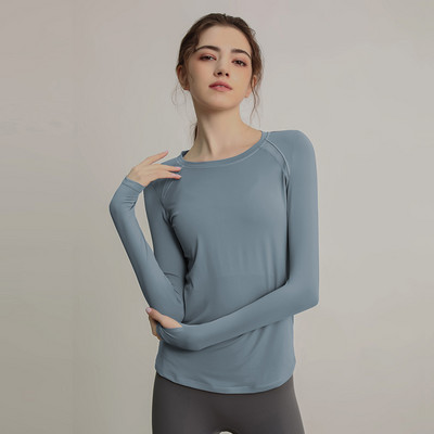 Sieviešu sporta blūze ar garām piedurknēm