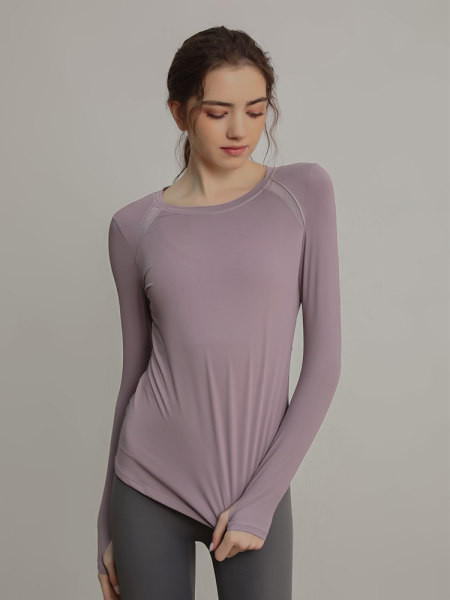 Sieviešu sporta blūze ar garām piedurknēm