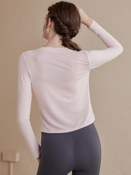 Sieviešu sporta blūze ar pogām