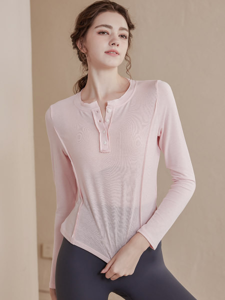 Sieviešu sporta blūze ar pogām