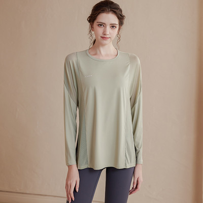 Plata modeļa sieviešu blūze ar uzrakstu piemērota sportam