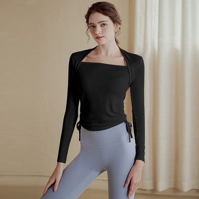 Sieviešu sporta blūze ar garām piedurknēm un saitēm