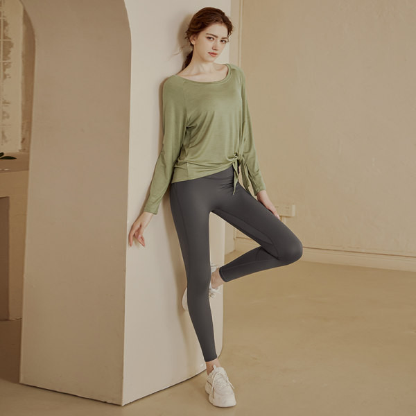 Lezser női blúz kerek nyakkivágással - többféle színben