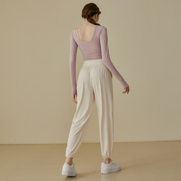 Γυναικεία αθλητική μπλούζα με στρογγυλή λαιμόκοψη