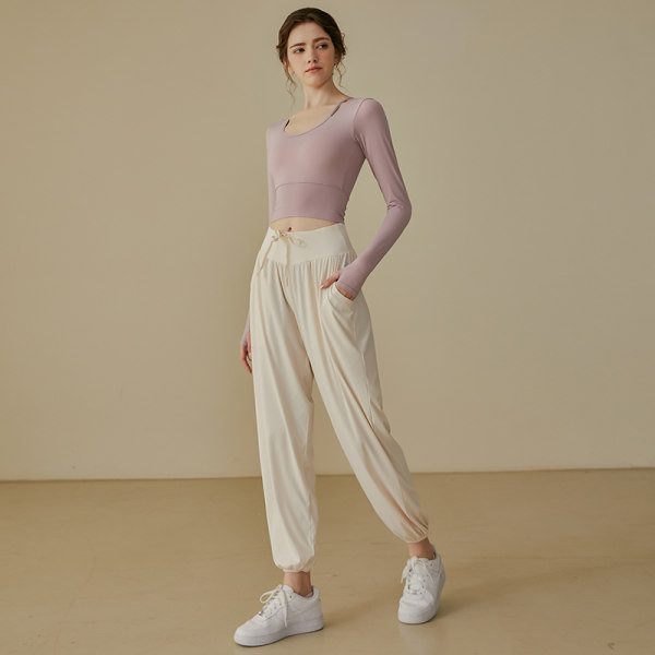 Γυναικεία αθλητική μπλούζα με στρογγυλή λαιμόκοψη