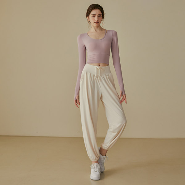 Γυναικεία αθλητική μπλούζα με στρογγυλή λαιμόκοψη