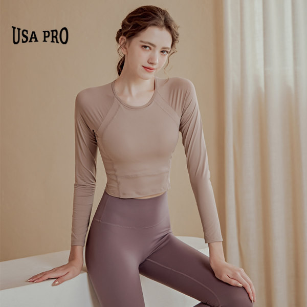 Sieviešu sporta blūze ar apaļu kakla izgriezumu - īss modelis