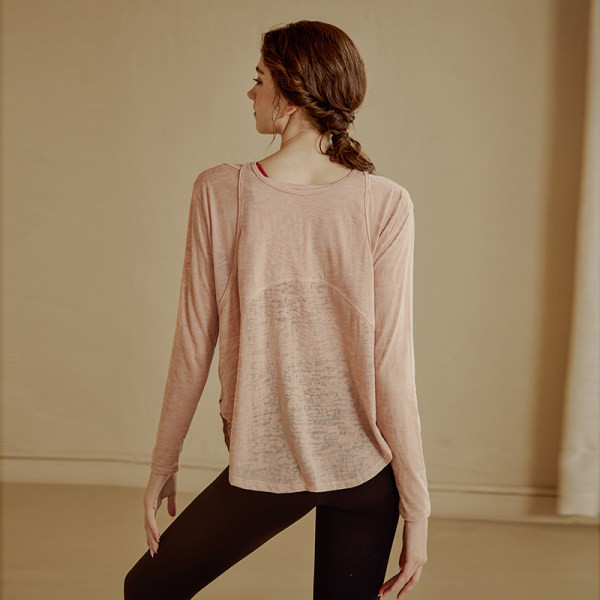 Широк модел дамска спортна блуза с дълъг ръкав