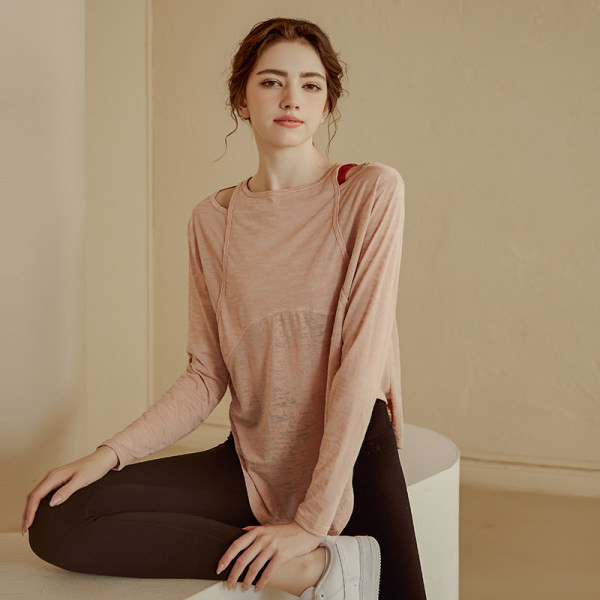 Широк модел дамска спортна блуза с дълъг ръкав