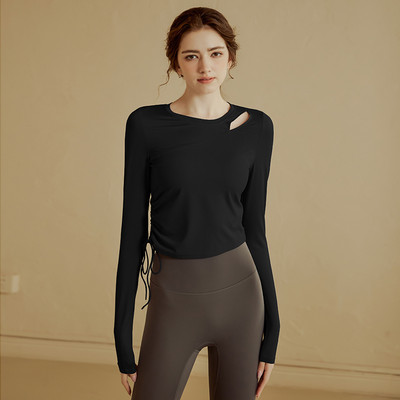 Sieviešu blūze ar garām piedurknēm, piemērota sportam