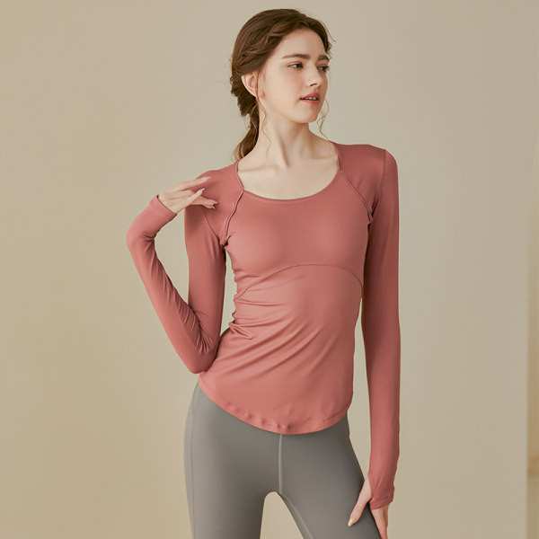 Sieviešu sporta blūze ar ovālu kakla izgriezumu