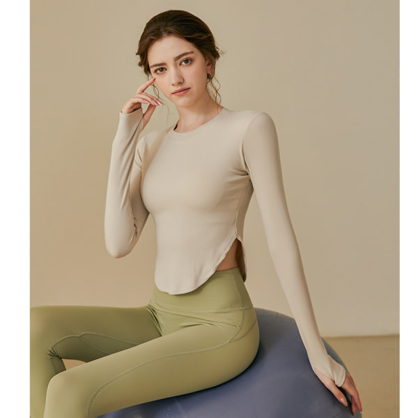 Sieviešu blūze ar garām piedurknēm un šķēlumu