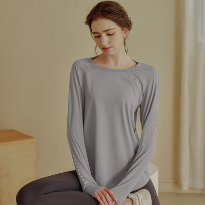 Sieviešu sporta blūze no ātri žūstoša materiāla