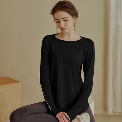 Sieviešu sporta blūze no ātri žūstoša materiāla