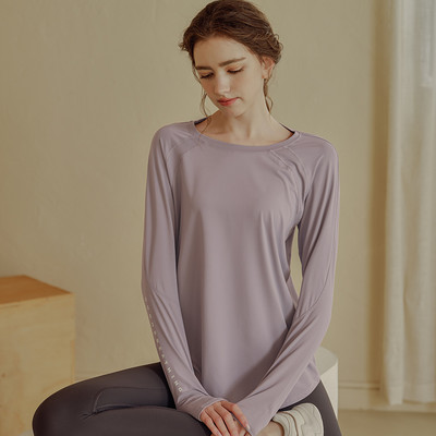 Sieviešu sporta blūze no ātri žūstoša materiāla