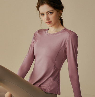 Дамска едноцветна блуза подходяща за спорт