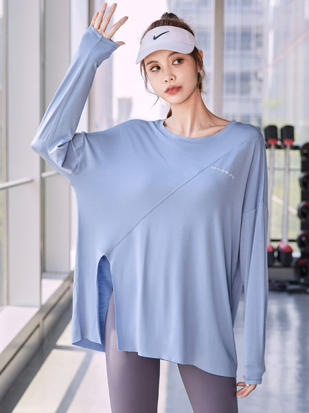 Sieviešu sporta blūze ar šķēlumu - baltā un rozā krāsā