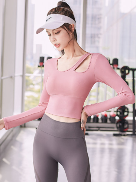 Спортна дамска блуза втален модел