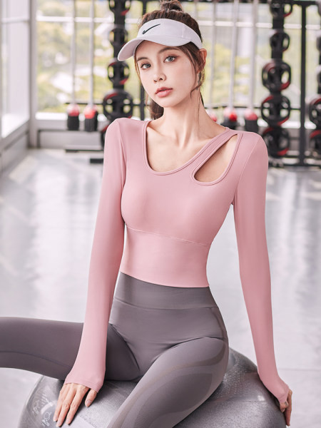 Спортна дамска блуза втален модел