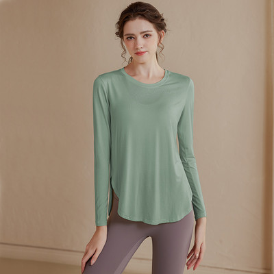 Sieviešu vienkrāsaina sporta blūze ar garām piedurknēm