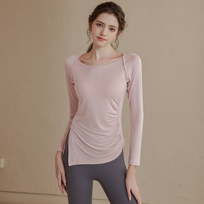 Női sport blúz hasítékkal