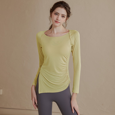 Női sport blúz hasítékkal