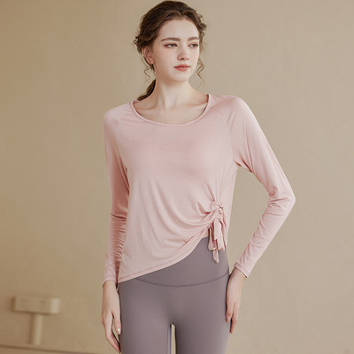 Sieviešu blūze ar ovālu kakla izgriezumu un saitēm