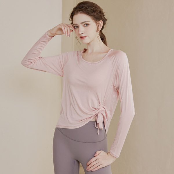 Sieviešu blūze ar ovālu kakla izgriezumu un saitēm