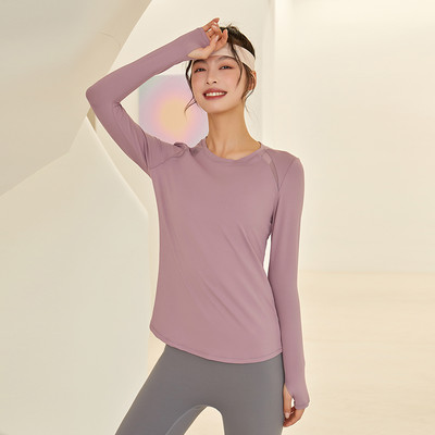 Sieviešu blūze no ātri žūstoša auduma - piemērota sportam