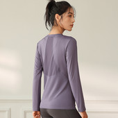 Tīra modeļa sieviešu sporta blūze ar garām piedurknēm