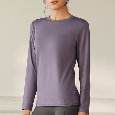 Tīra modeļa sieviešu sporta blūze ar garām piedurknēm