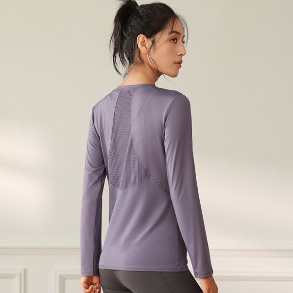 Tīra modeļa sieviešu sporta blūze ar garām piedurknēm