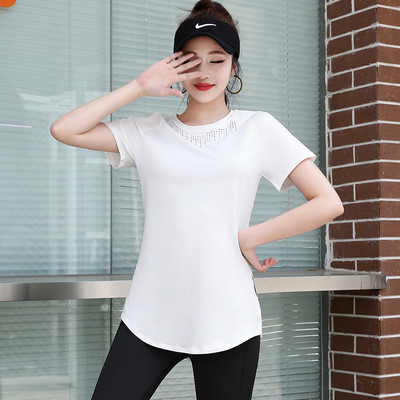 Sieviešu sporta blūze ar īsām piedurknēm un ovālu kakla izgriezumu